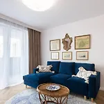 Neartopl Apartments Deluxe Vermelo Parking